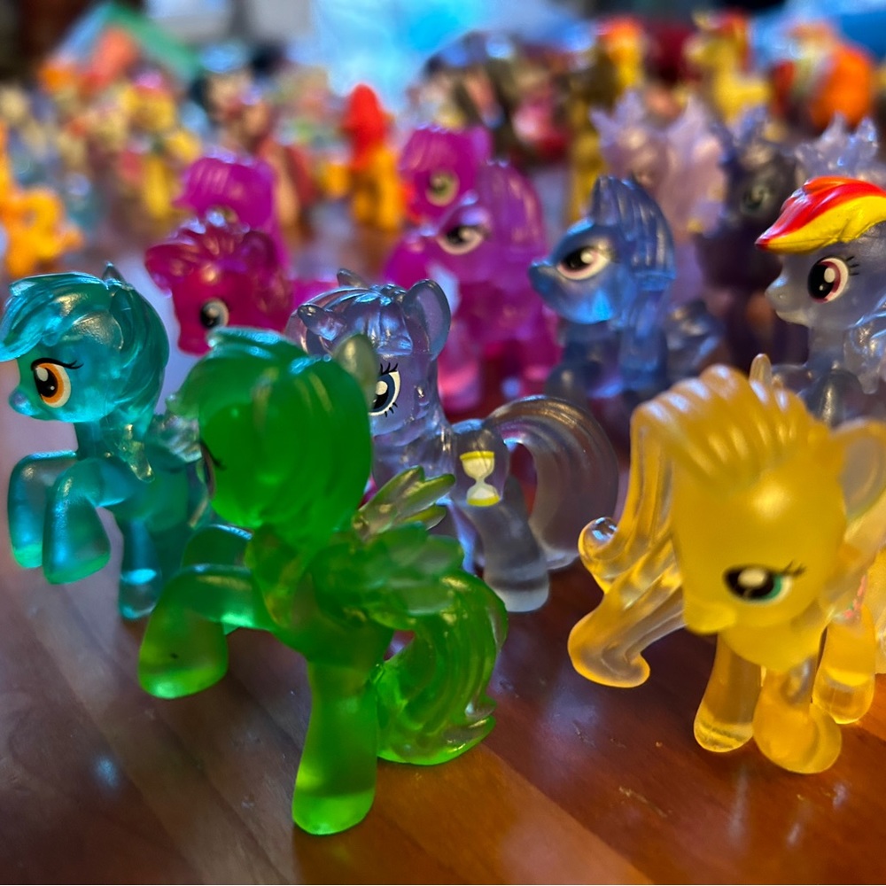My Little Pony (2018) Hasbro Clear Mini Figures - Picture 5 of 6